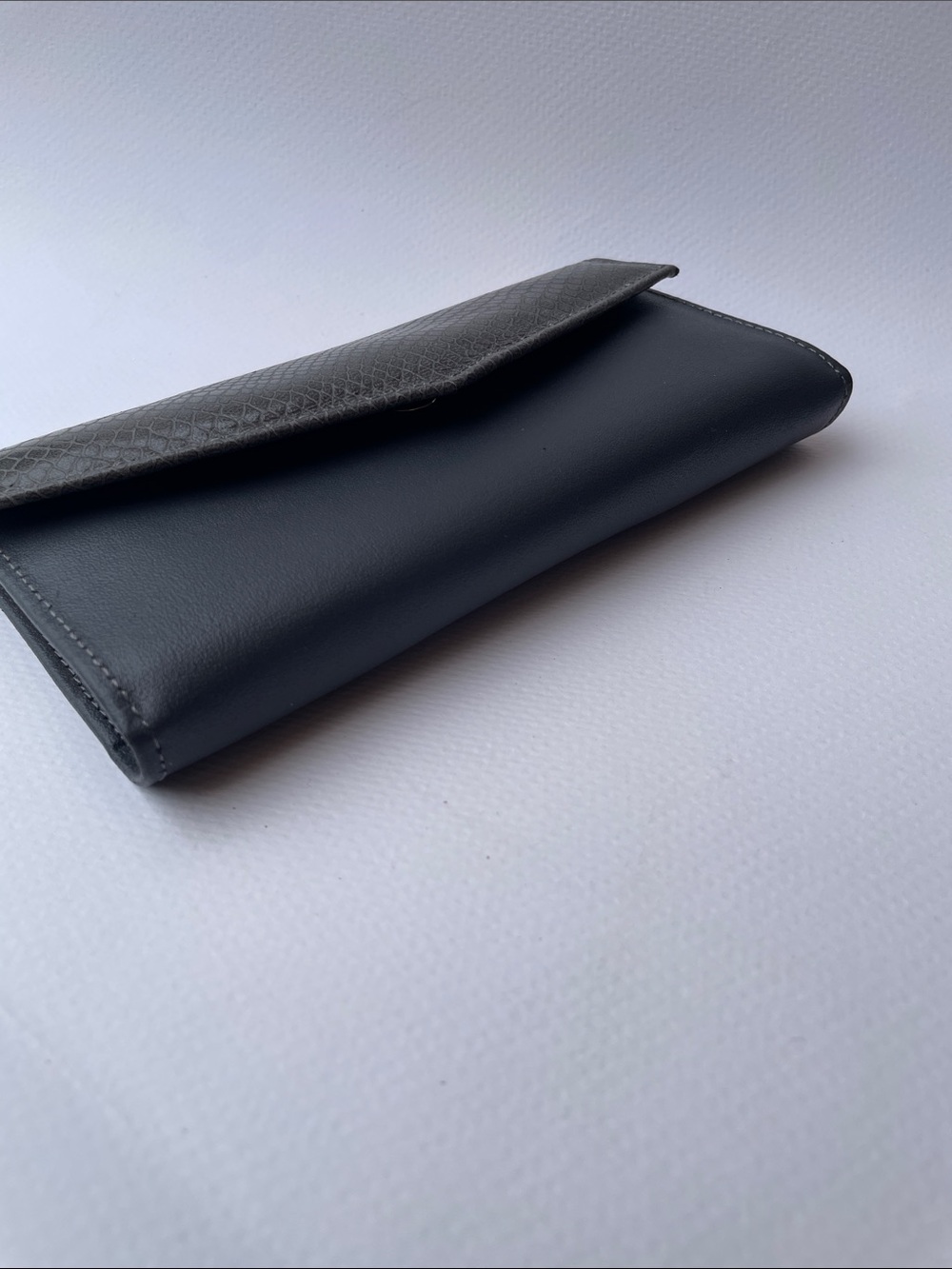 Rare Vintage Pitt Two-Tone Gray Clutch Wallet with Gold Framet Genuine Leather - Picture 5 of 10
